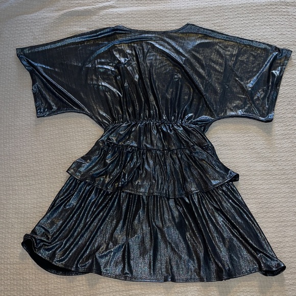 Women’s Dress - Picture 6 of 7